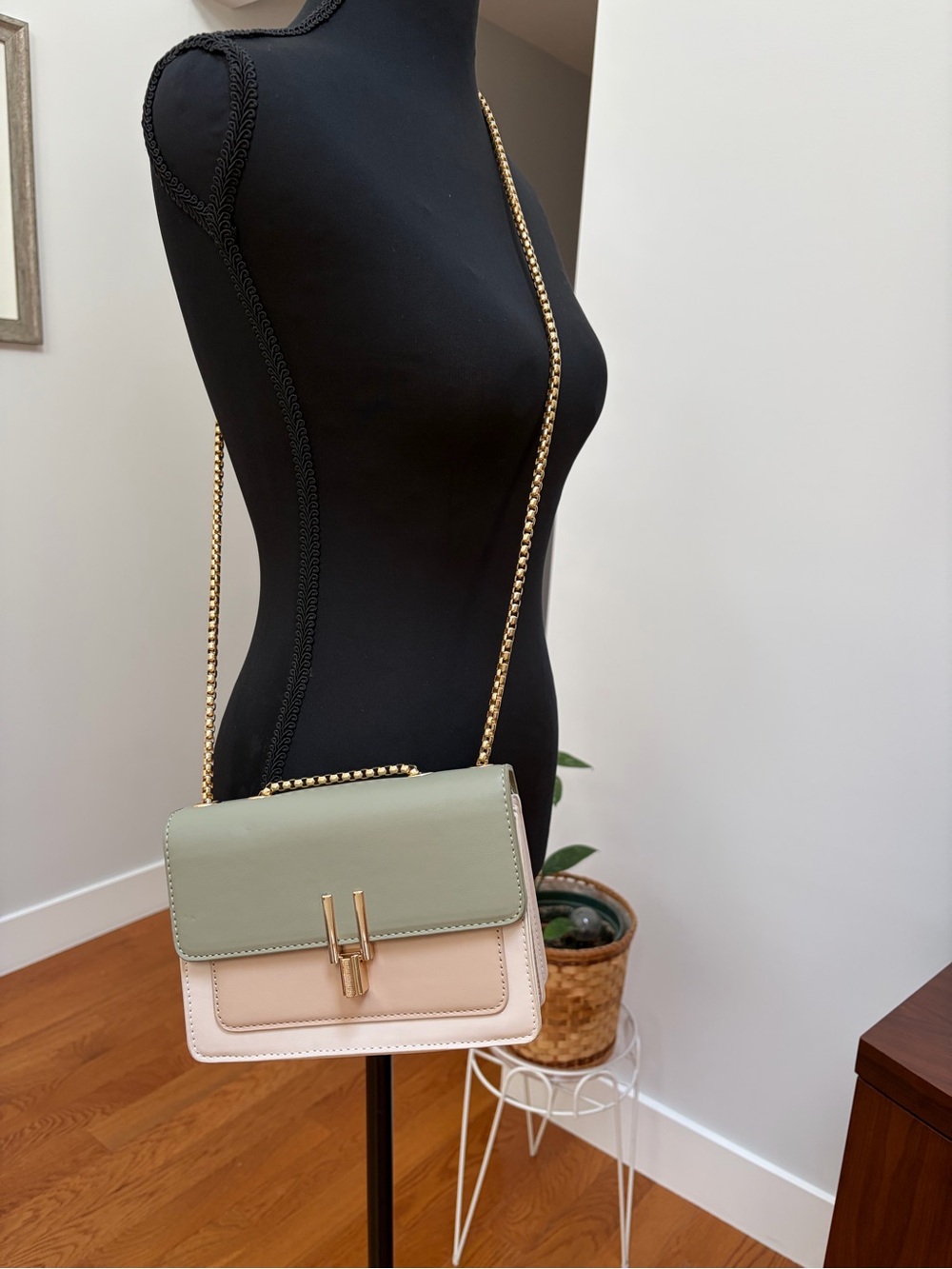 Women’s Two-Tone Crossbody Bag in Sage Green & Blush